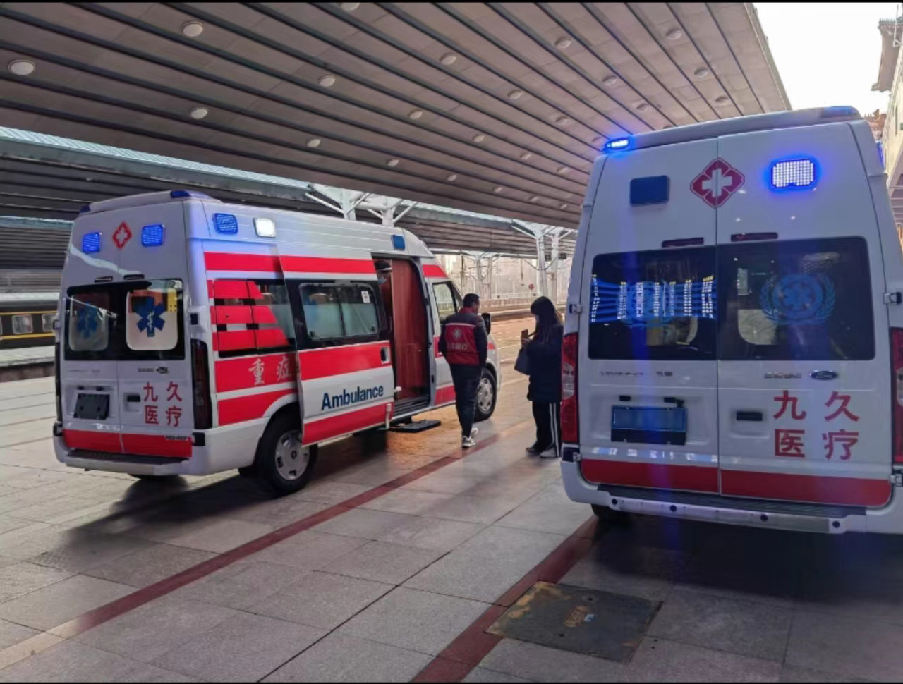 双湖县救护车长途转运